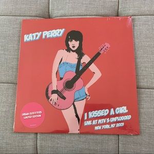 IKissedAGirl (LiveAtMTVUnplugged, NewYork, NY2009)